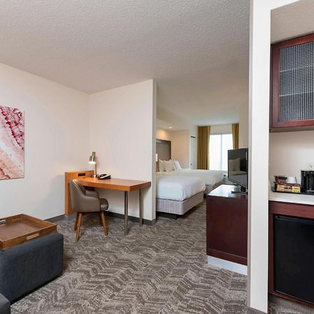 Springhill Suites Grand Rapids North Уолкер Экстерьер фото