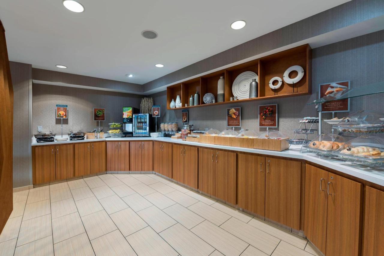 Springhill Suites Grand Rapids North Уолкер Экстерьер фото