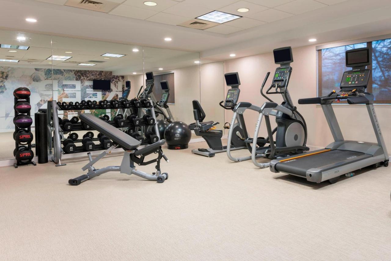 Springhill Suites Grand Rapids North Уолкер Экстерьер фото