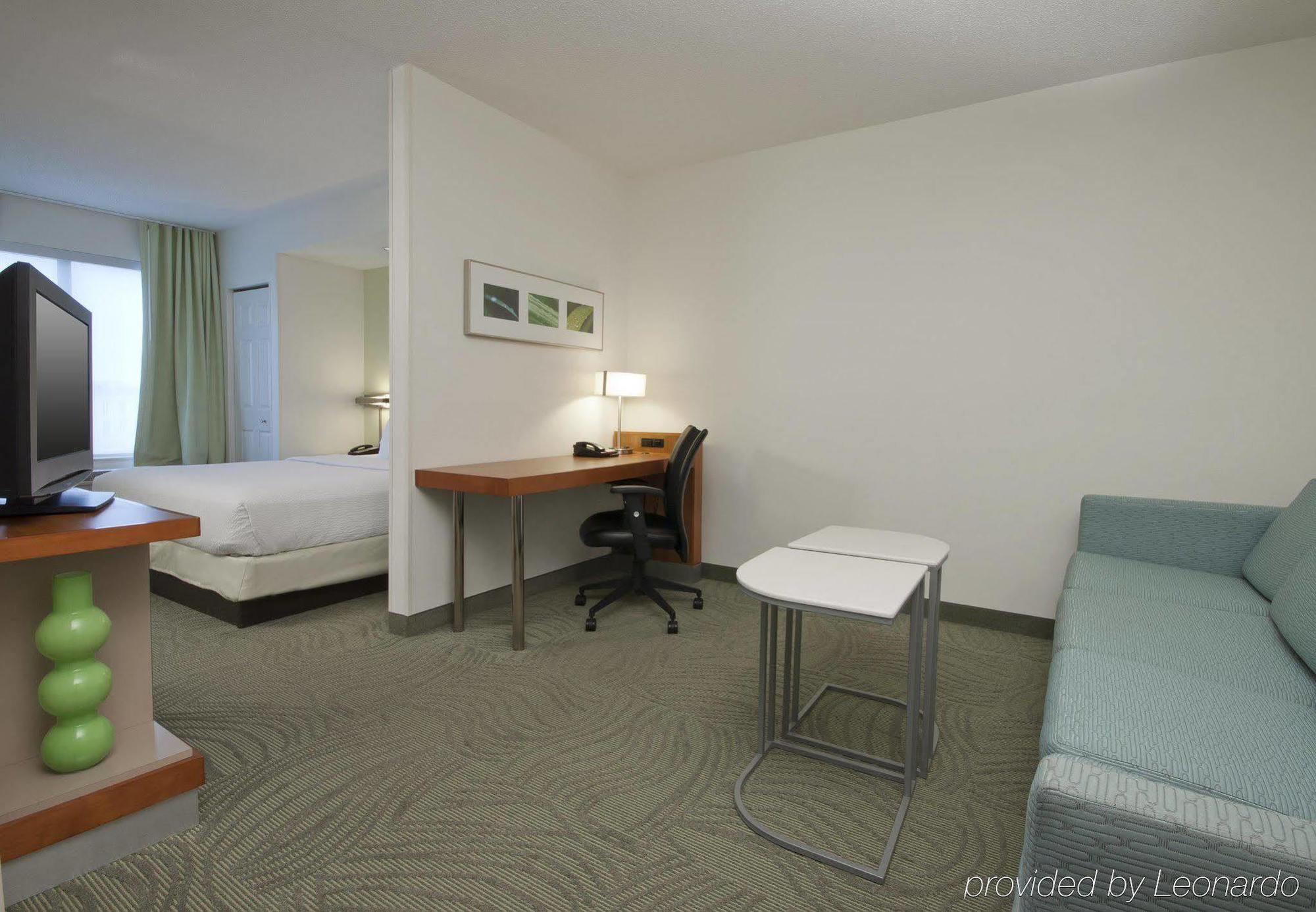 Springhill Suites Grand Rapids North Уолкер Экстерьер фото