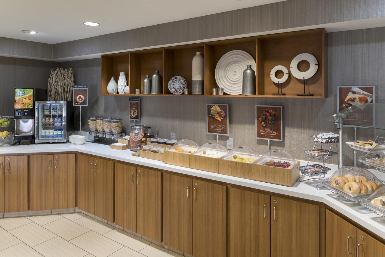 Springhill Suites Grand Rapids North Уолкер Экстерьер фото