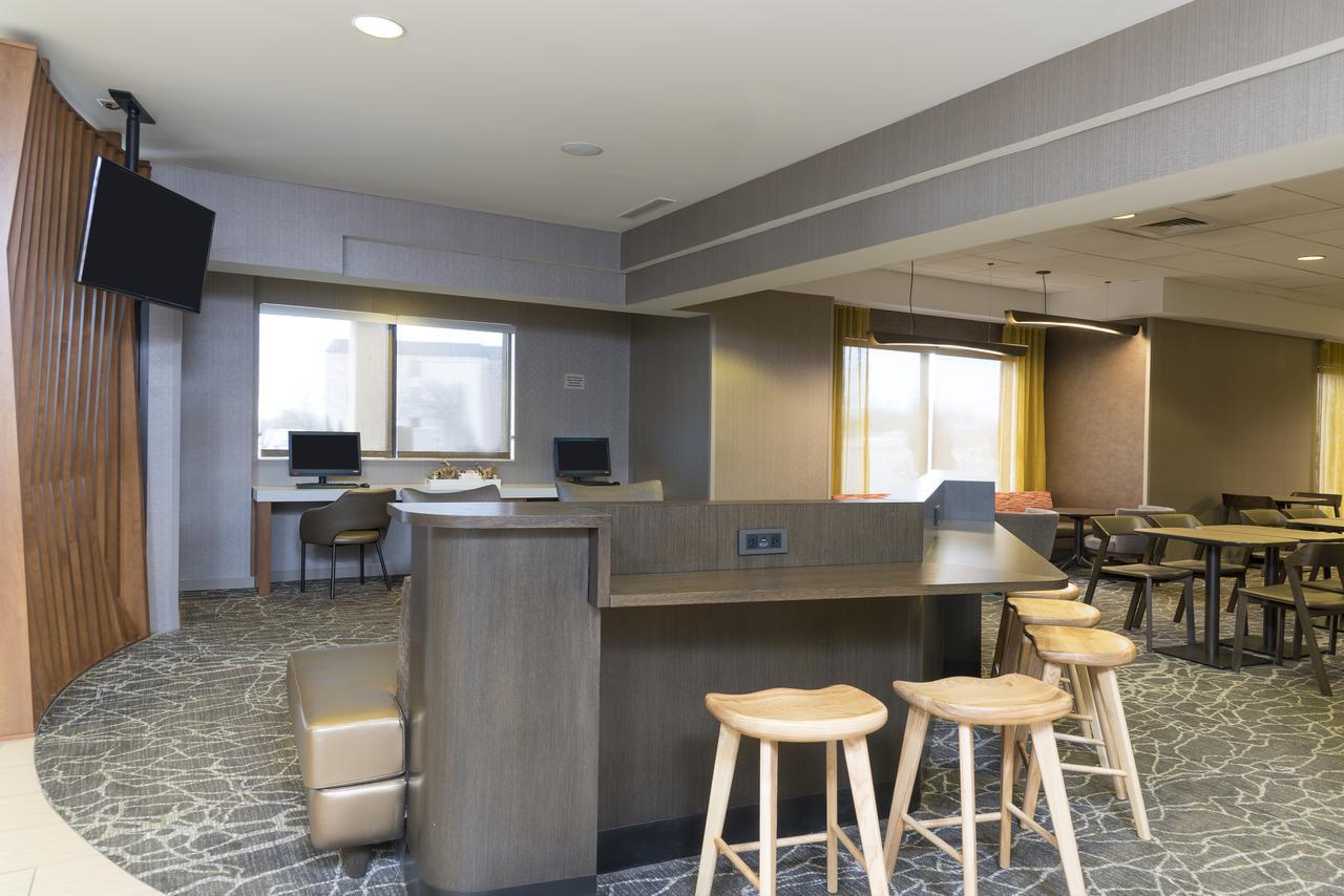 Springhill Suites Grand Rapids North Уолкер Экстерьер фото