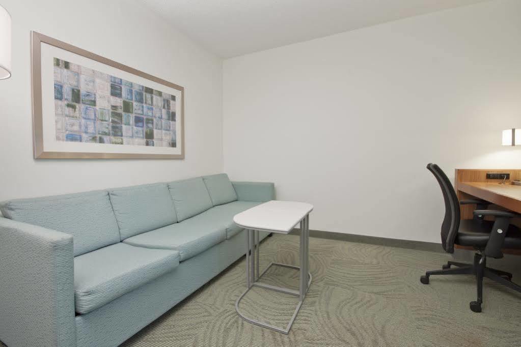 Springhill Suites Grand Rapids North Уолкер Экстерьер фото