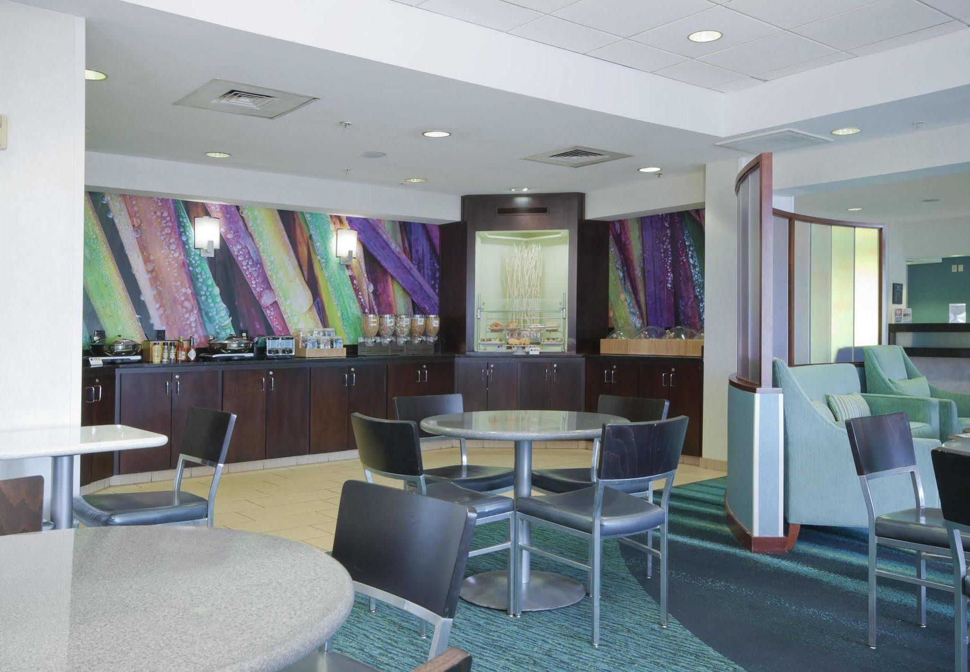 Springhill Suites Grand Rapids North Уолкер Экстерьер фото
