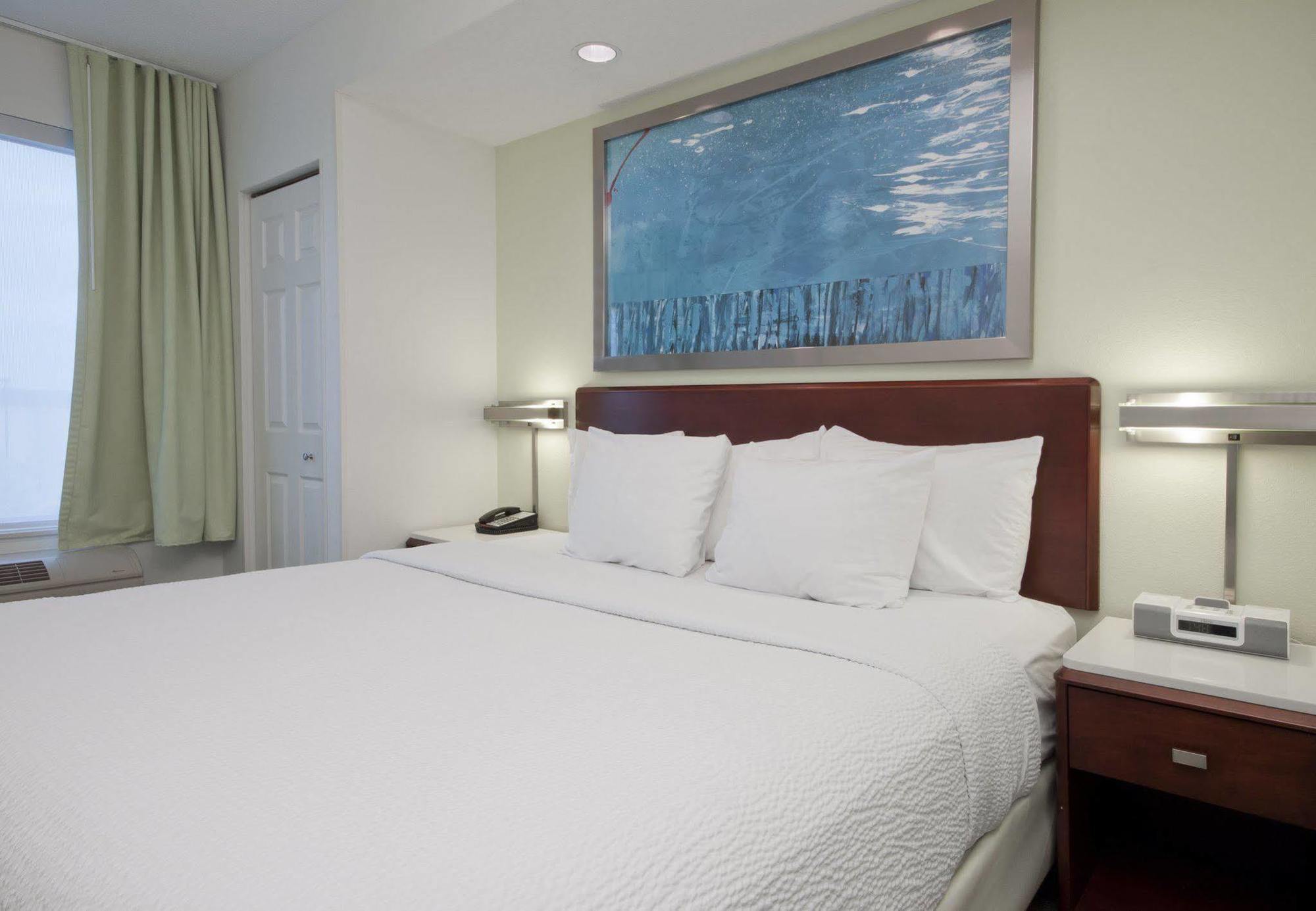 Springhill Suites Grand Rapids North Уолкер Экстерьер фото